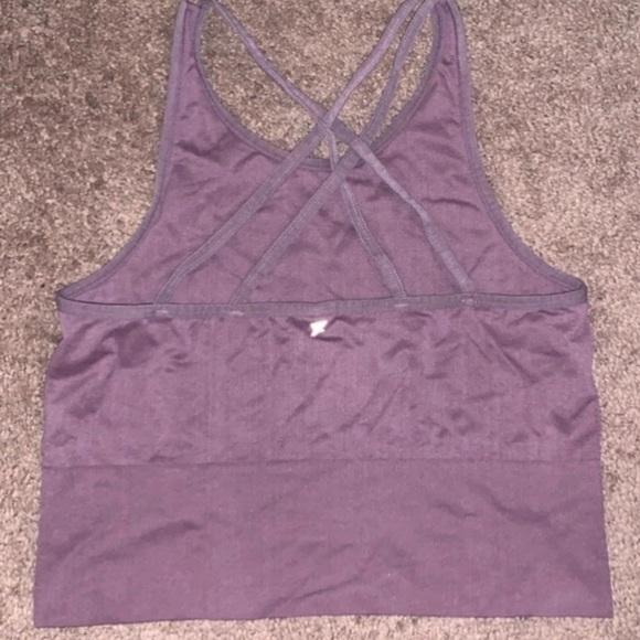 Workout top - Picture 2 of 2